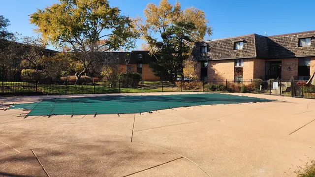 $240,000 | 8 Oak Creek Drive, Unit 1803, Buffalo Grove, IL 60089