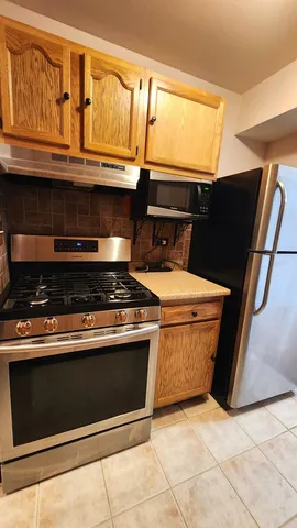 $240,000 | 8 Oak Creek Drive, Unit 1803, Buffalo Grove, IL 60089