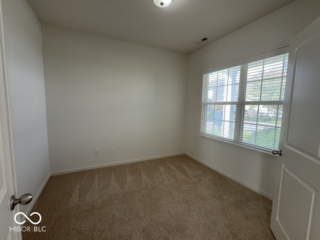 5860 Crowley Parkway Whitestown, IN 46075 - Photo 2 of 29