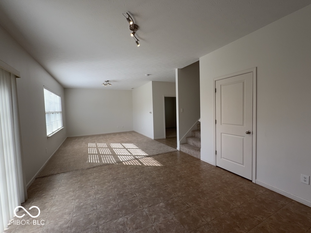 5860 Crowley Parkway Whitestown, IN 46075 - Photo 4 of 29