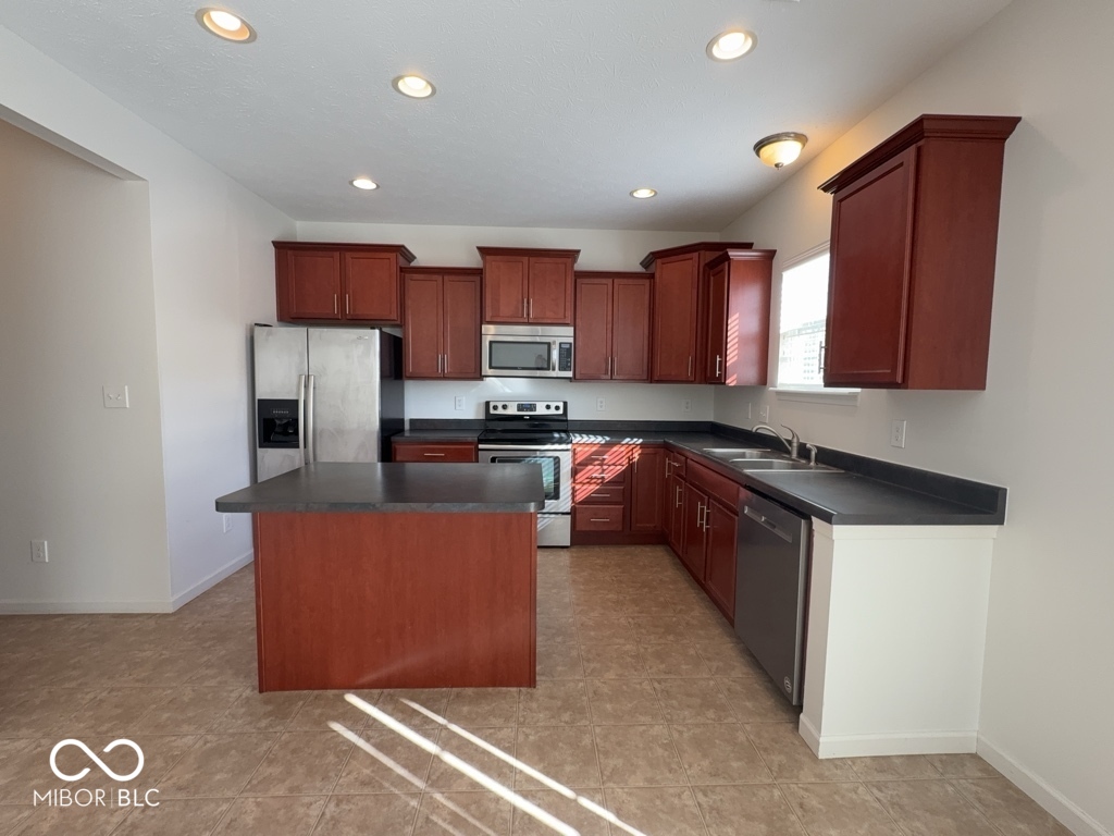 5860 Crowley Parkway Whitestown, IN 46075 - Photo 6 of 29