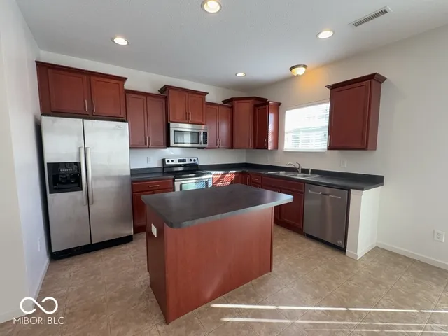 $2,100 | 5860 Crowley Parkway, Whitestown, IN 46075