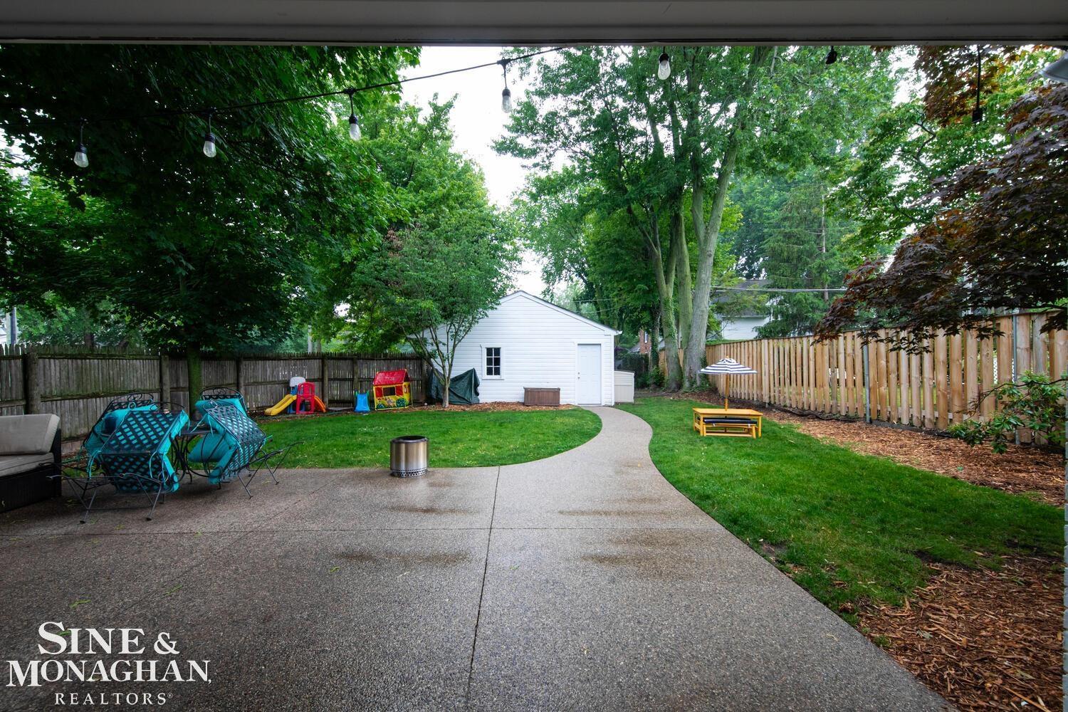 151 Ridgemont Road Grosse Pointe, MI 48236 - Photo 28 of 30 Exposed Aggregate