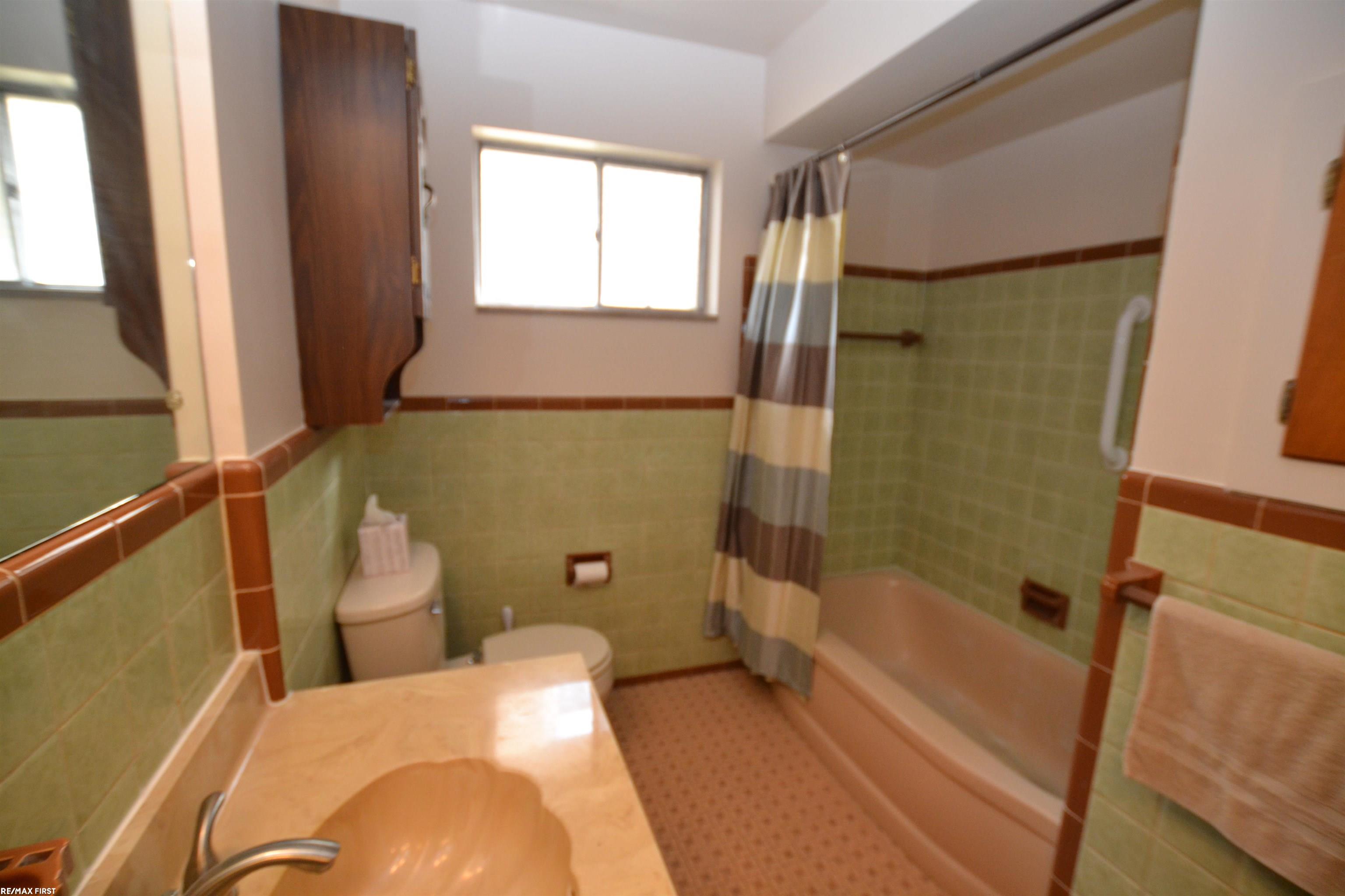 31043 Kelly Road Fraser, MI 48026 - Photo 15 of 26