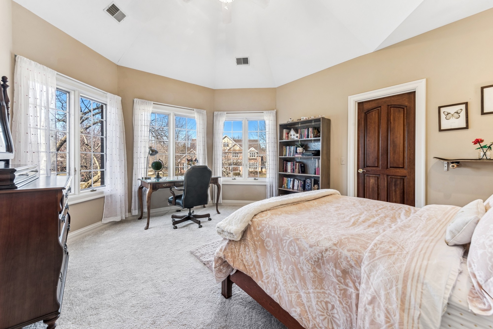 1334 Brandywine Road Libertyville, IL 60048 - Photo 14 of 32 a bedroom with a large bed and a large window
