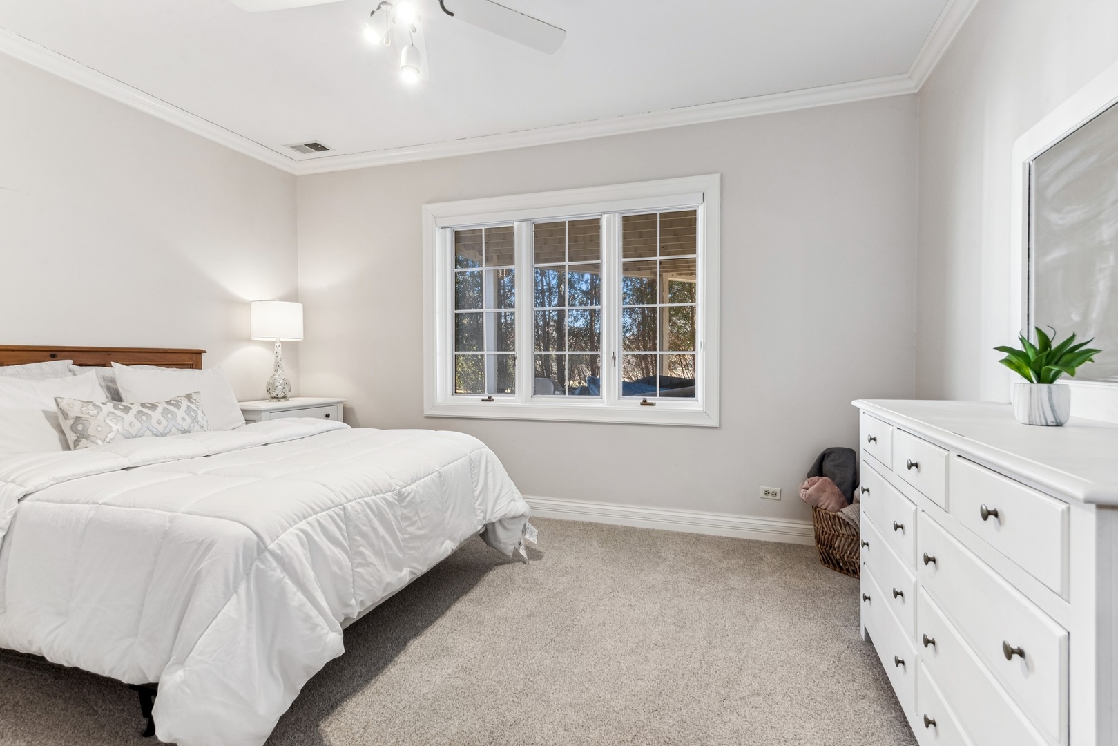 1334 Brandywine Road Libertyville, IL 60048 - Photo 23 of 32 a bedroom with a bed and a window