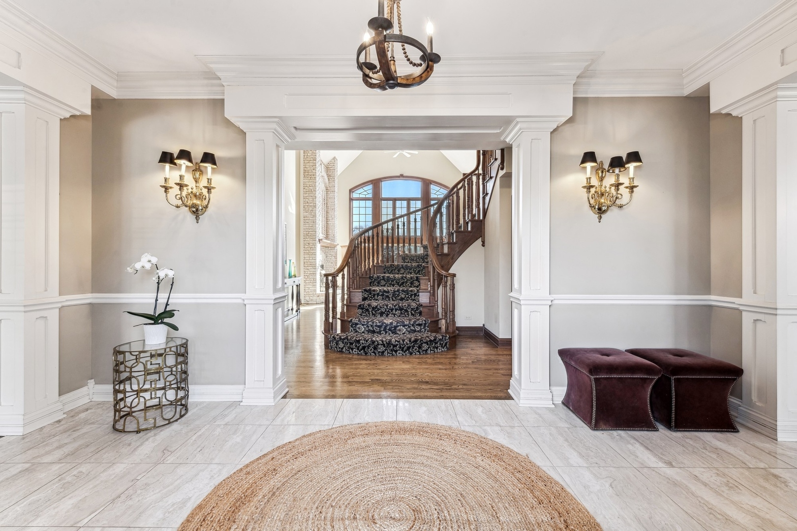 1334 Brandywine Road Libertyville, IL 60048 - Photo 3 of 32 a bedroom with a bed and a couch