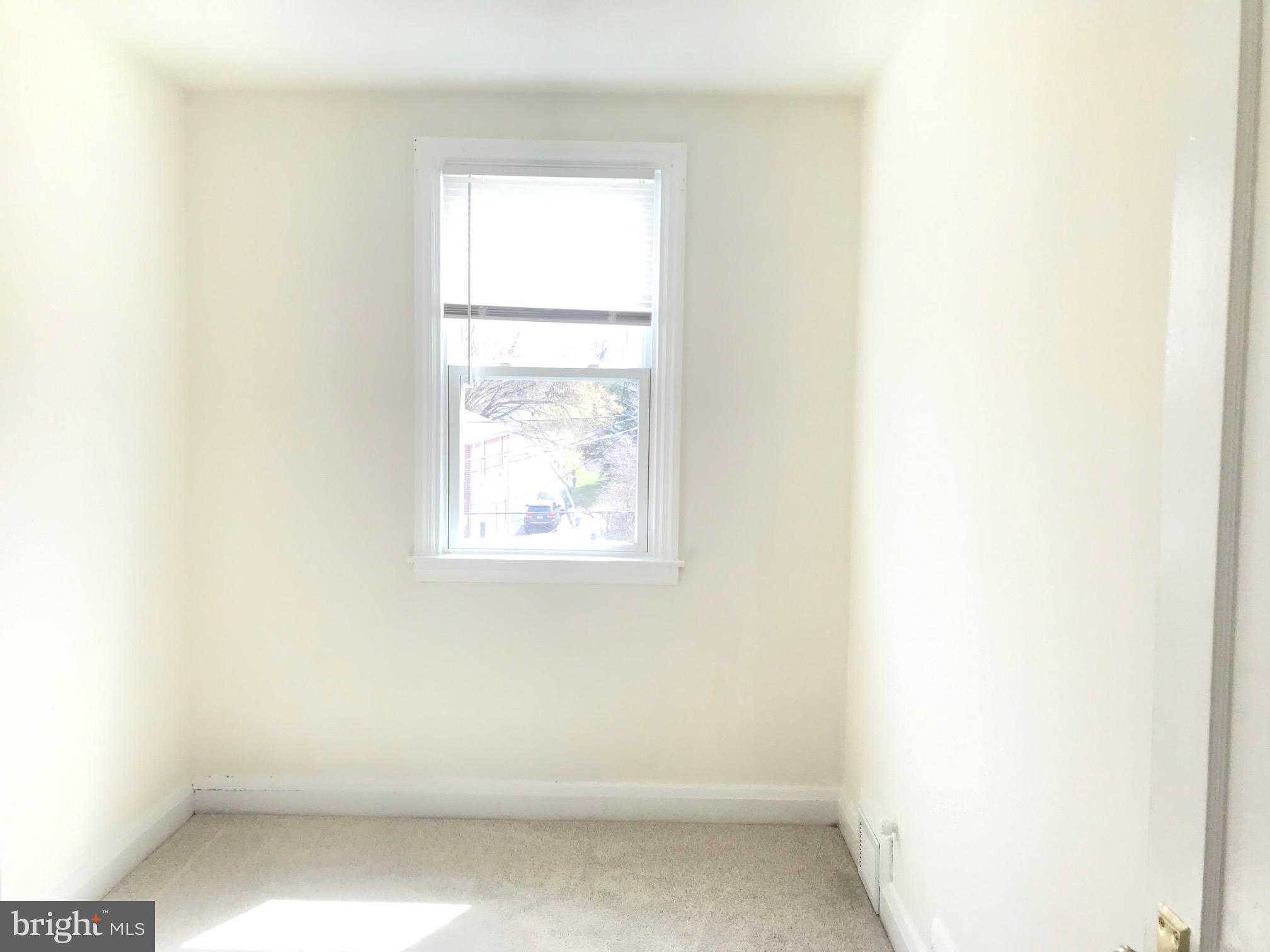 5023 West Hills Road Baltimore, MD 21229 - Photo 22 of 33 New carpet room 2