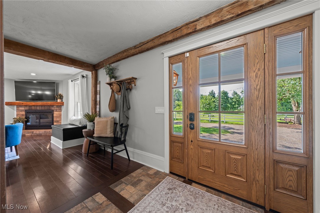 16970 Auburn Road Chagrin Falls, OH 44023 - Photo 22 of 46 side entry