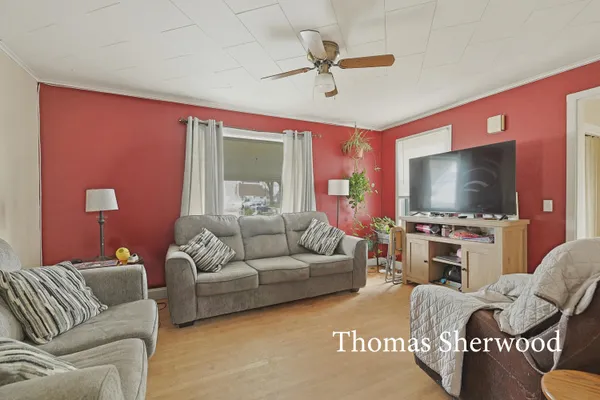 $215,000 | 409 West Oak Street, Fremont, MI 49412