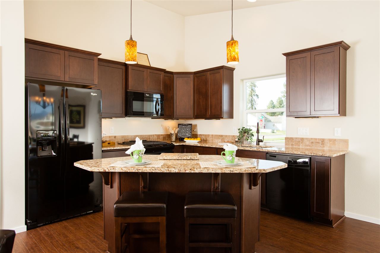 218 East Travis Court Spokane, WA 99208 - Photo 5 of 18 Gallery Image 5
