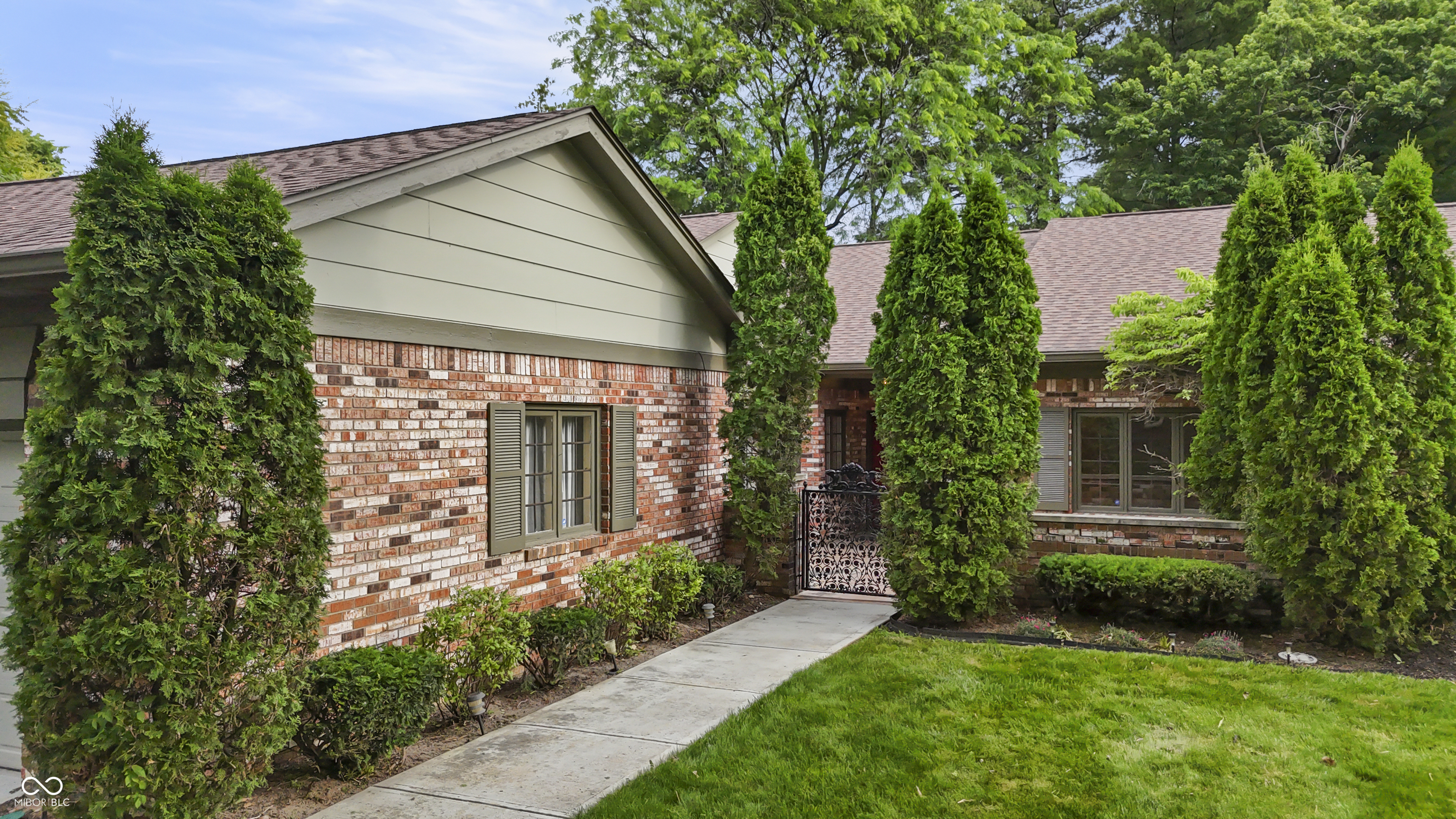5409 Greenwillow Road Indianapolis, IN 46226 - Photo 5 of 47