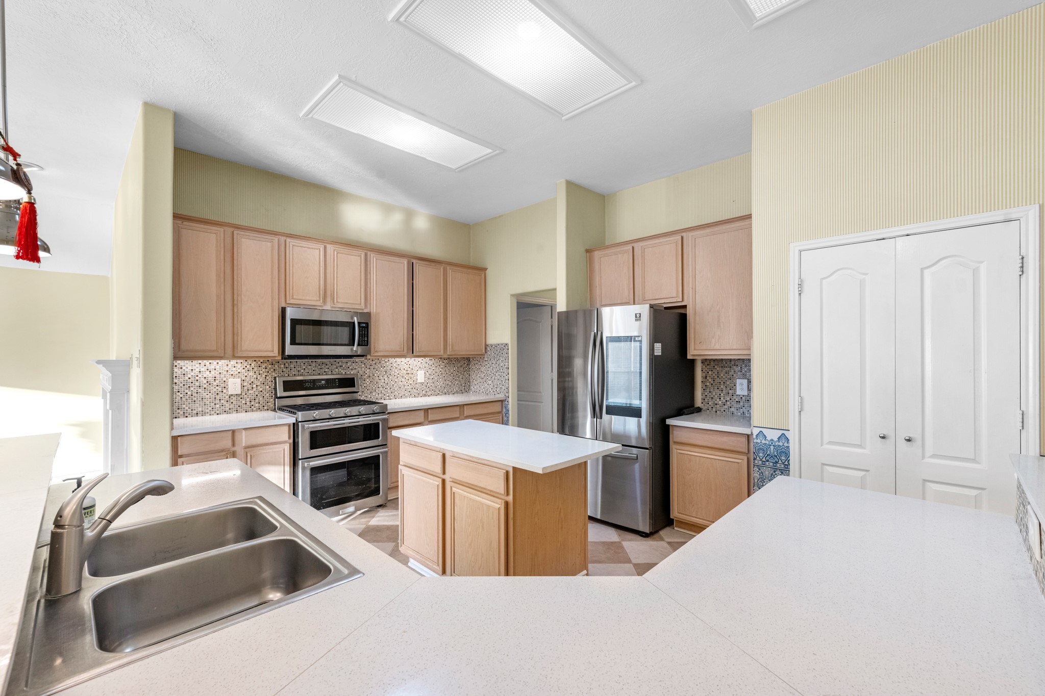 10027 Briarpark Trail Lane Houston, TX 77064 - Photo 7 of 25