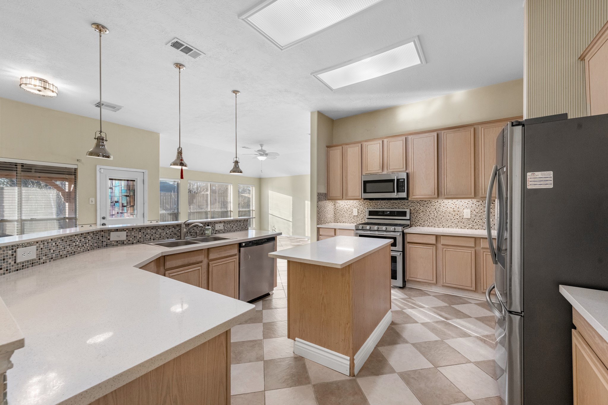 10027 Briarpark Trail Lane Houston, TX 77064 - Photo 8 of 25