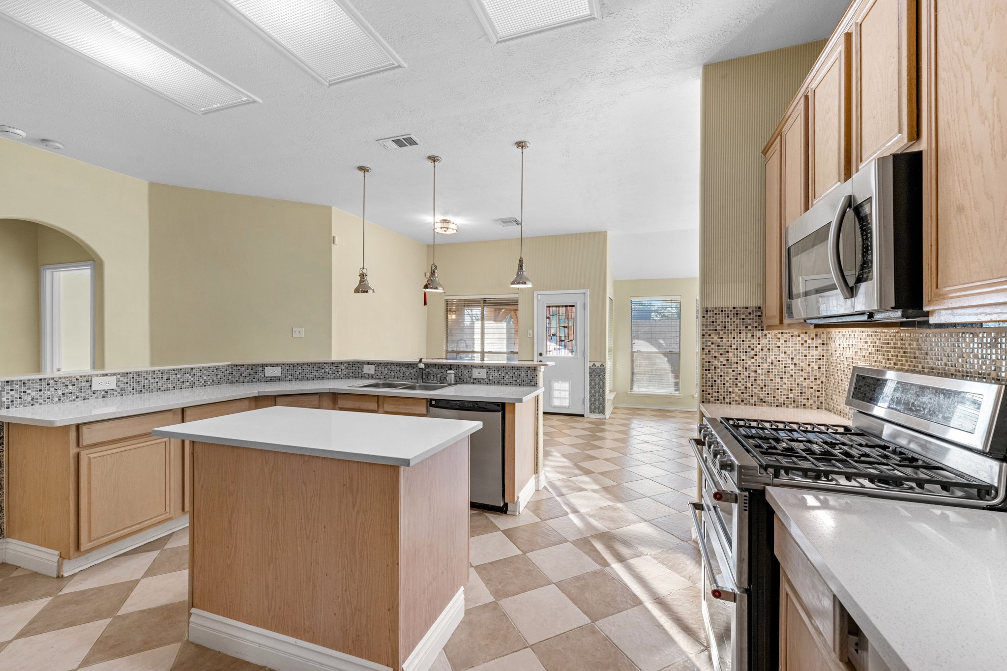 10027 Briarpark Trail Lane Houston, TX 77064 - Photo 9 of 25