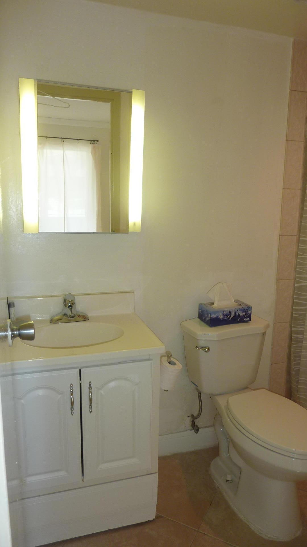 751 Monaco P, Unit 751 Delray Beach, FL 33446 - Photo 19 of 28 Master bath