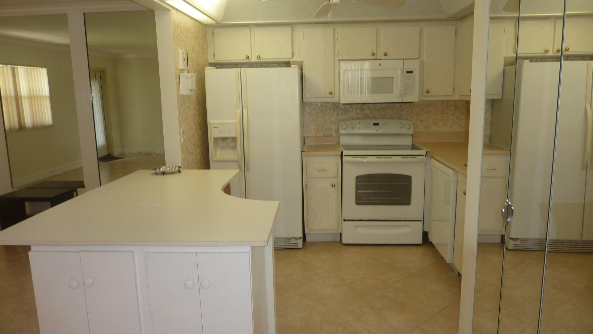 751 Monaco P, Unit 751 Delray Beach, FL 33446 - Photo 8 of 28 Kitchen