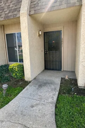 $185,000 | 604 South Santa Fe Street, Unit 1, Hemet, CA 92543