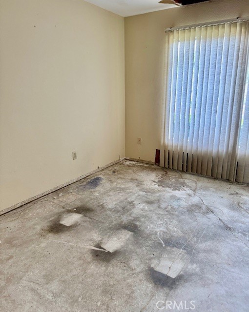 604 South Santa Fe Street, Unit 1 Hemet, CA 92543 - Photo 12 of 16 an empty room with a window