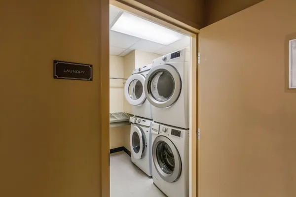 $148,000 | 66 Monroe Avenue, Unit 405, Memphis, TN 38103