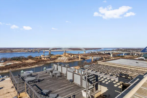 $148,000 | 66 Monroe Avenue, Unit 405, Memphis, TN 38103