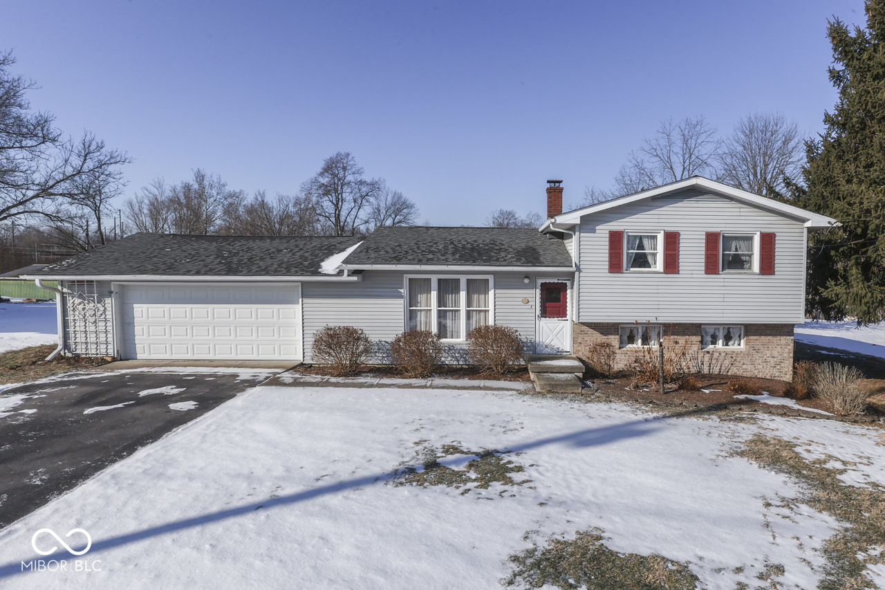 8529 Norm Anderson Road Bloomington, IN 47404 - Photo 4 of 46