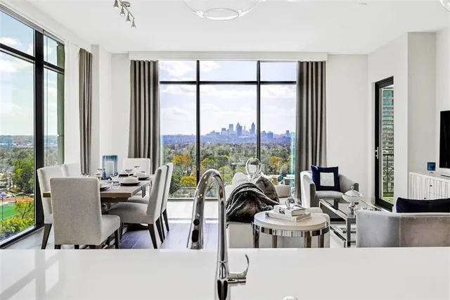 $4,465 | 2965 Peachtree Road, Unit 604, Atlanta, GA 30305