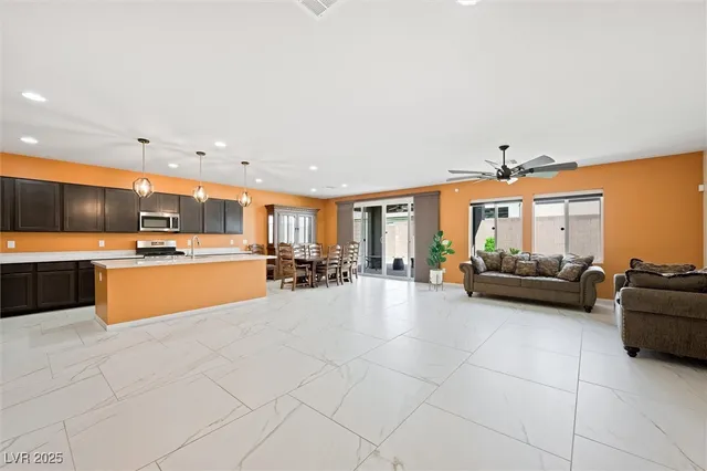 $3,050 | 6602 Windy Palm Street, North Las Vegas, NV 89086