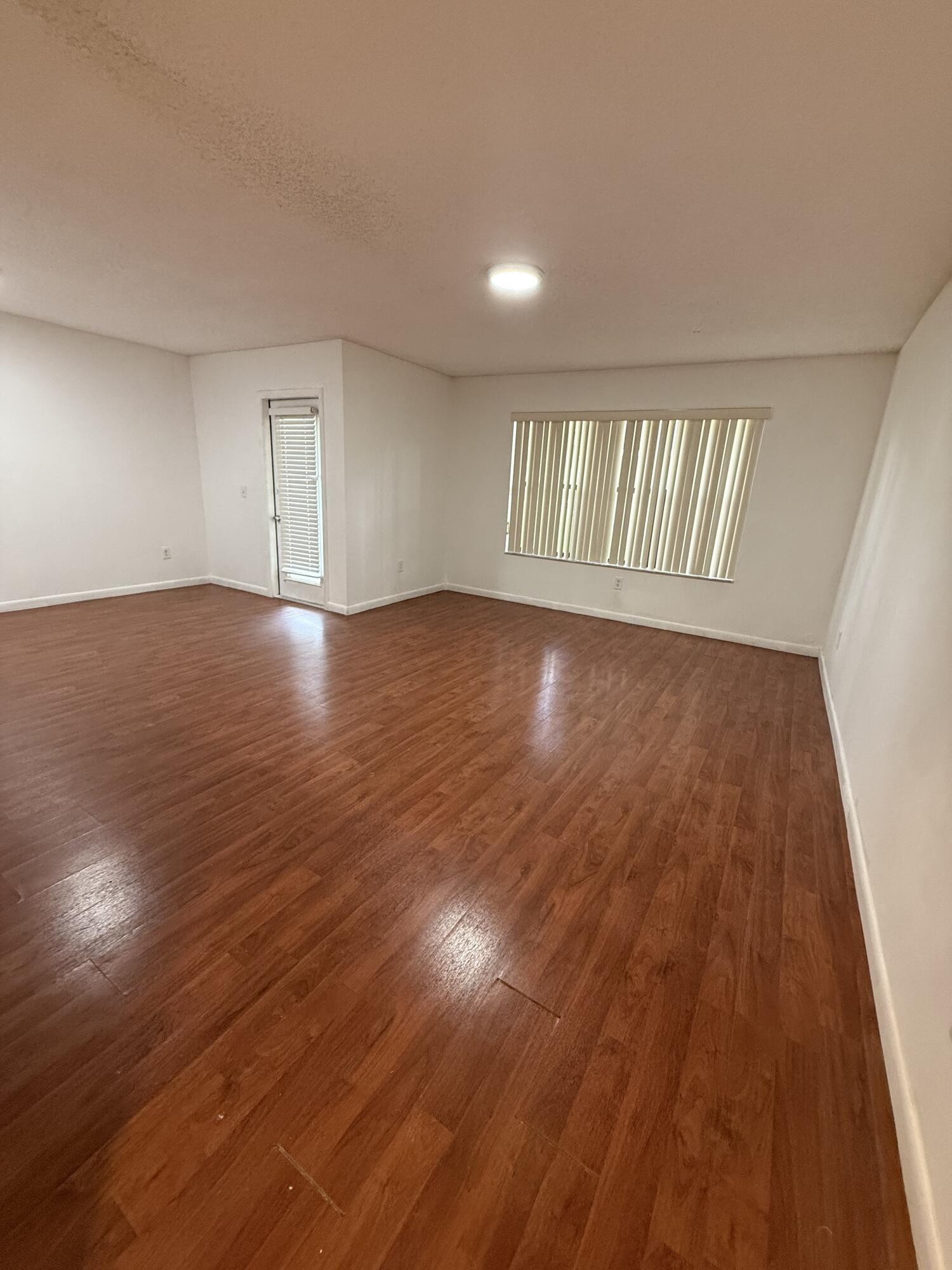 4341 West McNab Road, Unit 22 Pompano Beach, FL 33069 - Photo 10 of 27 Living room