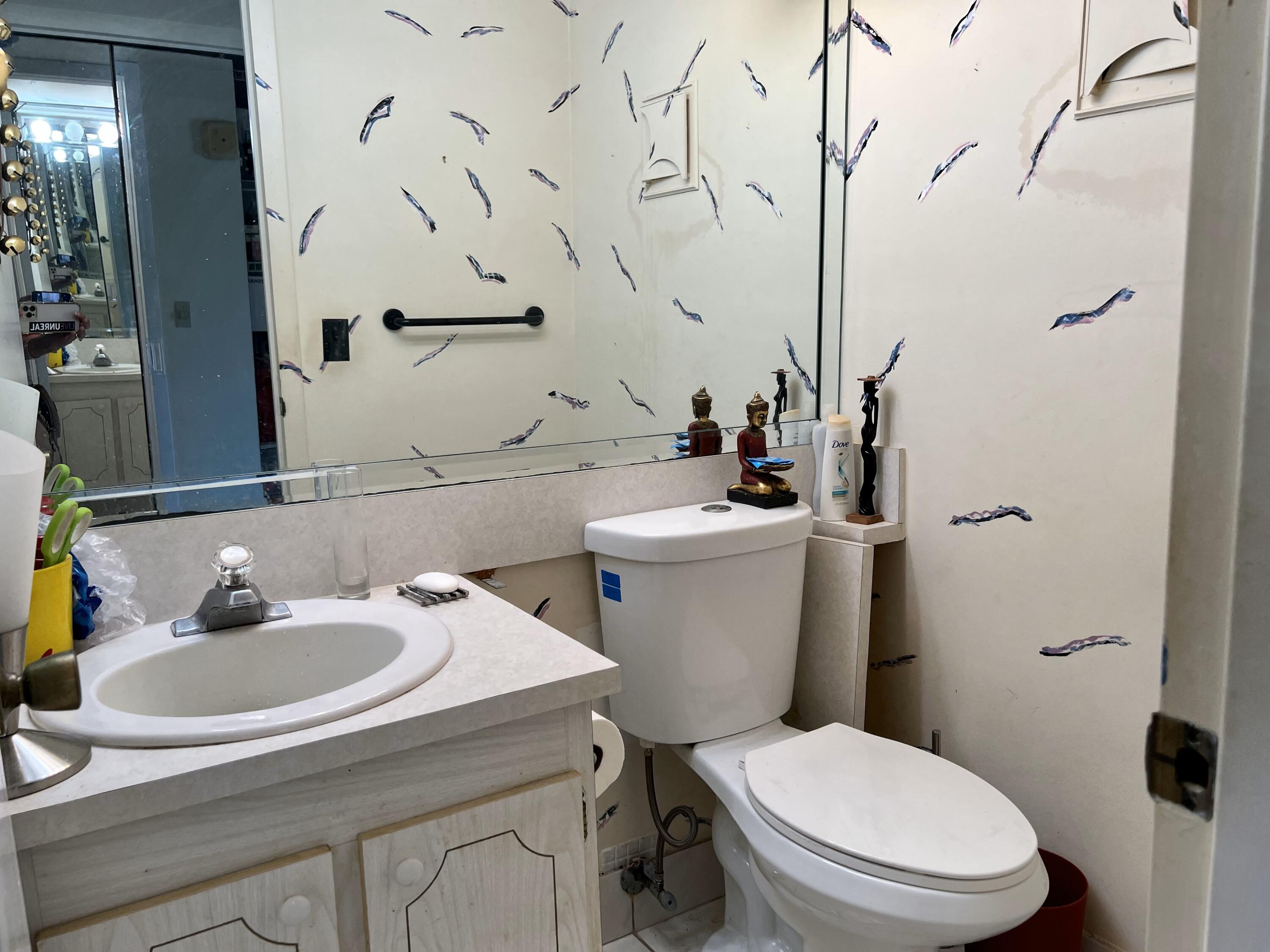 23 Preston A Boca Raton, FL 33434 - Photo 11 of 13 Bathroom