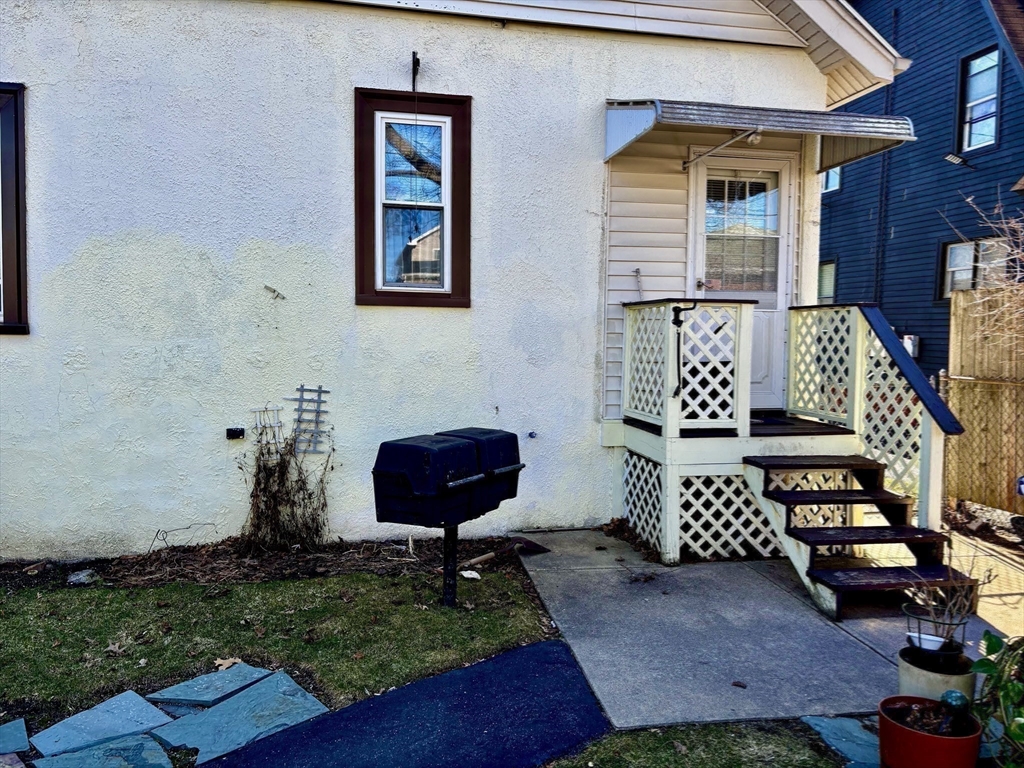 91 Daviston Street Springfield, MA 01108 - Photo 35 of 38