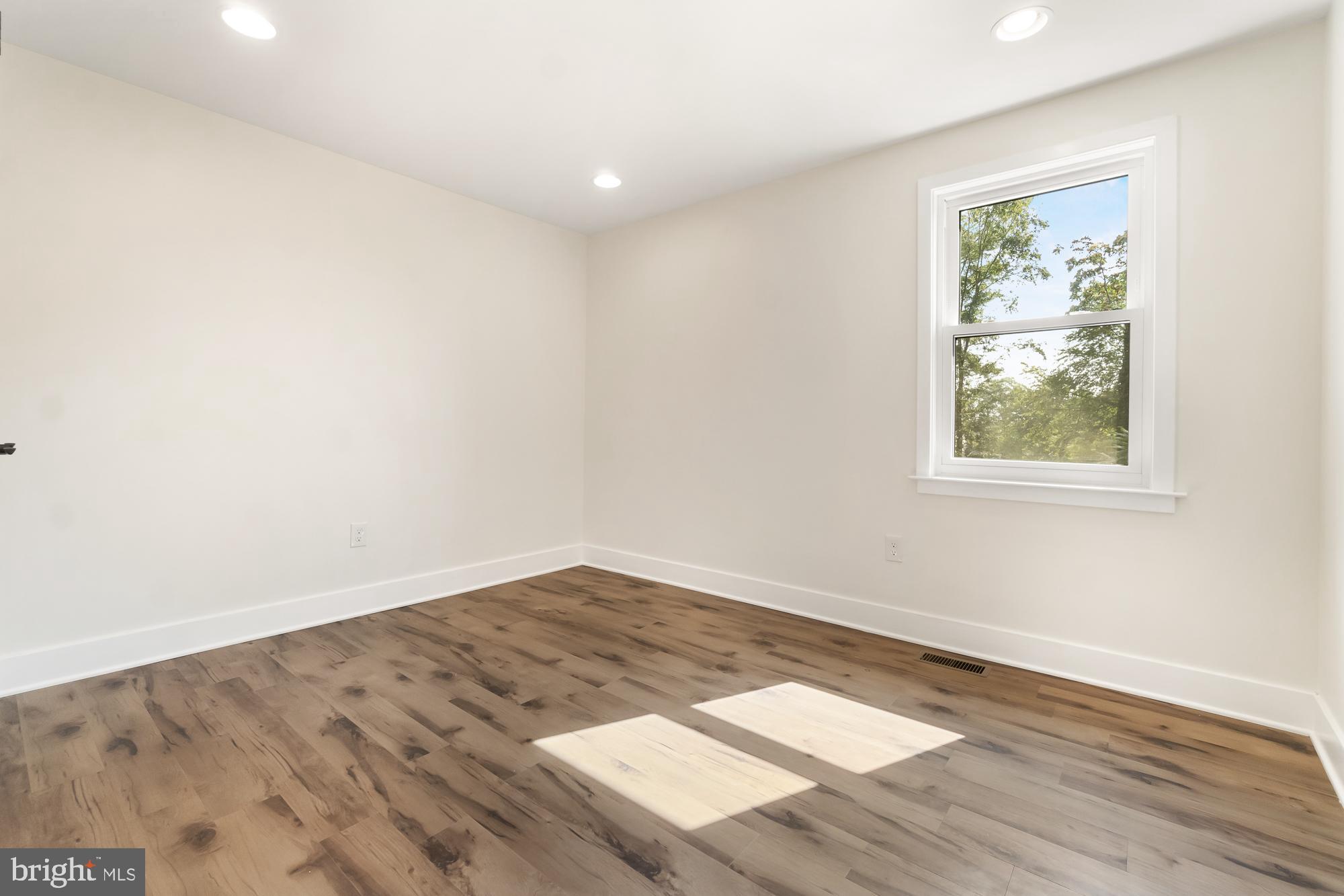 1605 Thomas Drive Point of Rocks, MD 21777 - Photo 14 of 34