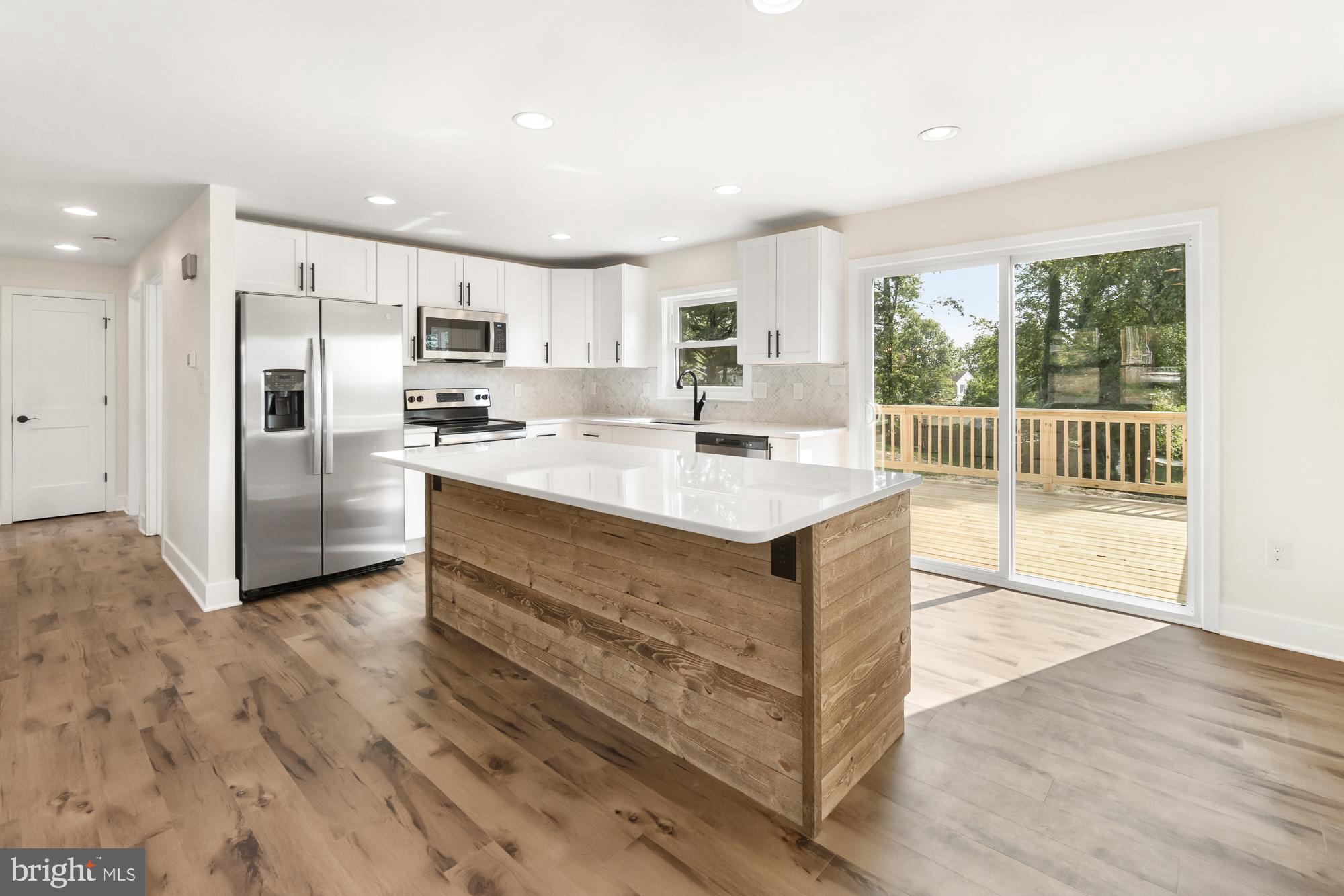 1605 Thomas Drive Point of Rocks, MD 21777 - Photo 3 of 34