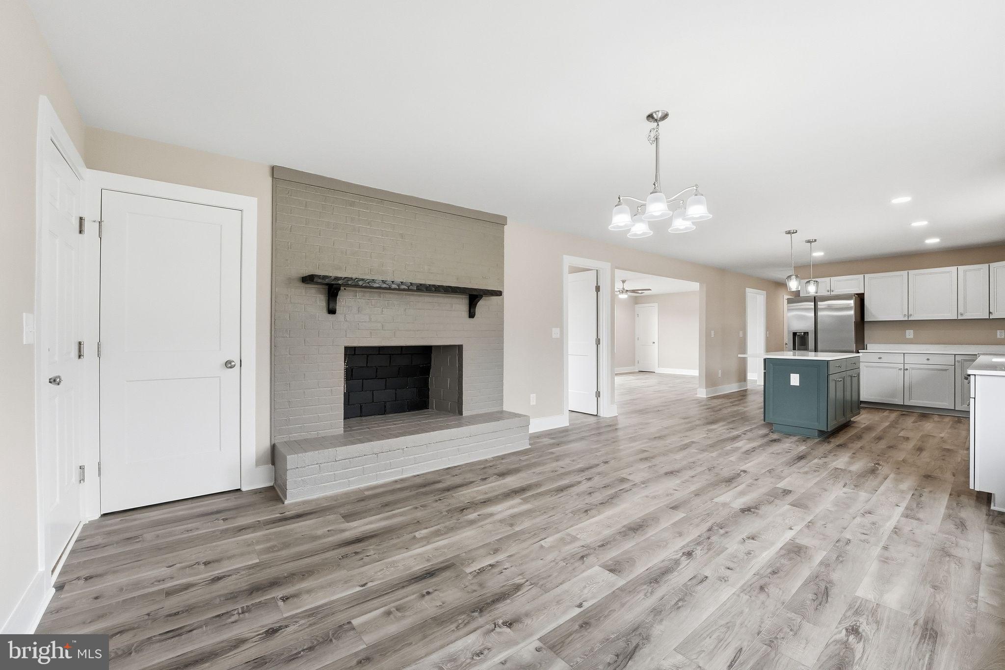 11346 Obannons Mill Road Boston, VA 22713 - Photo 3 of 101 Spacious living area with modern charm.