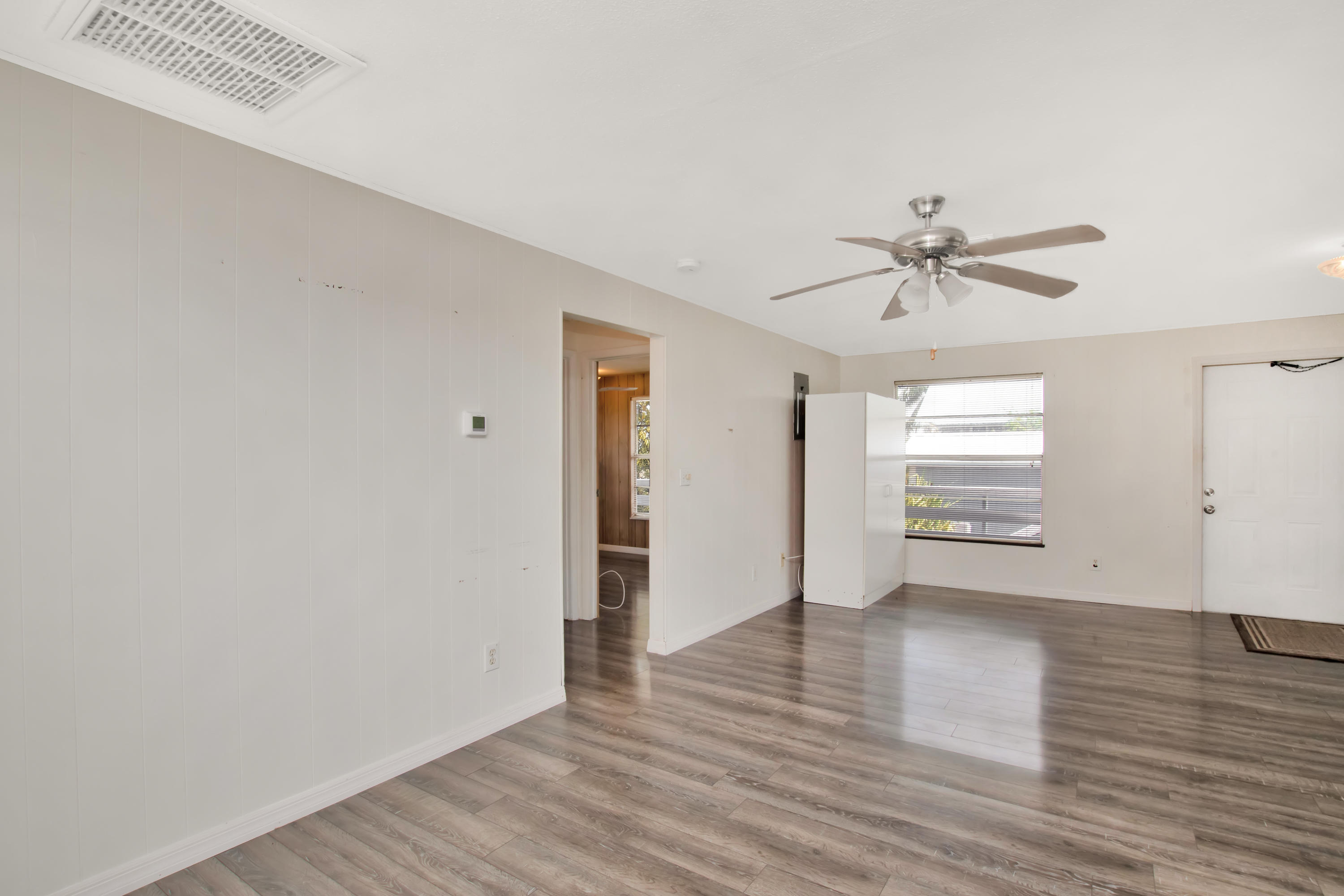 661 Pirates Road Summerland Key, FL 33042 - Photo 14 of 45 Dining & living area