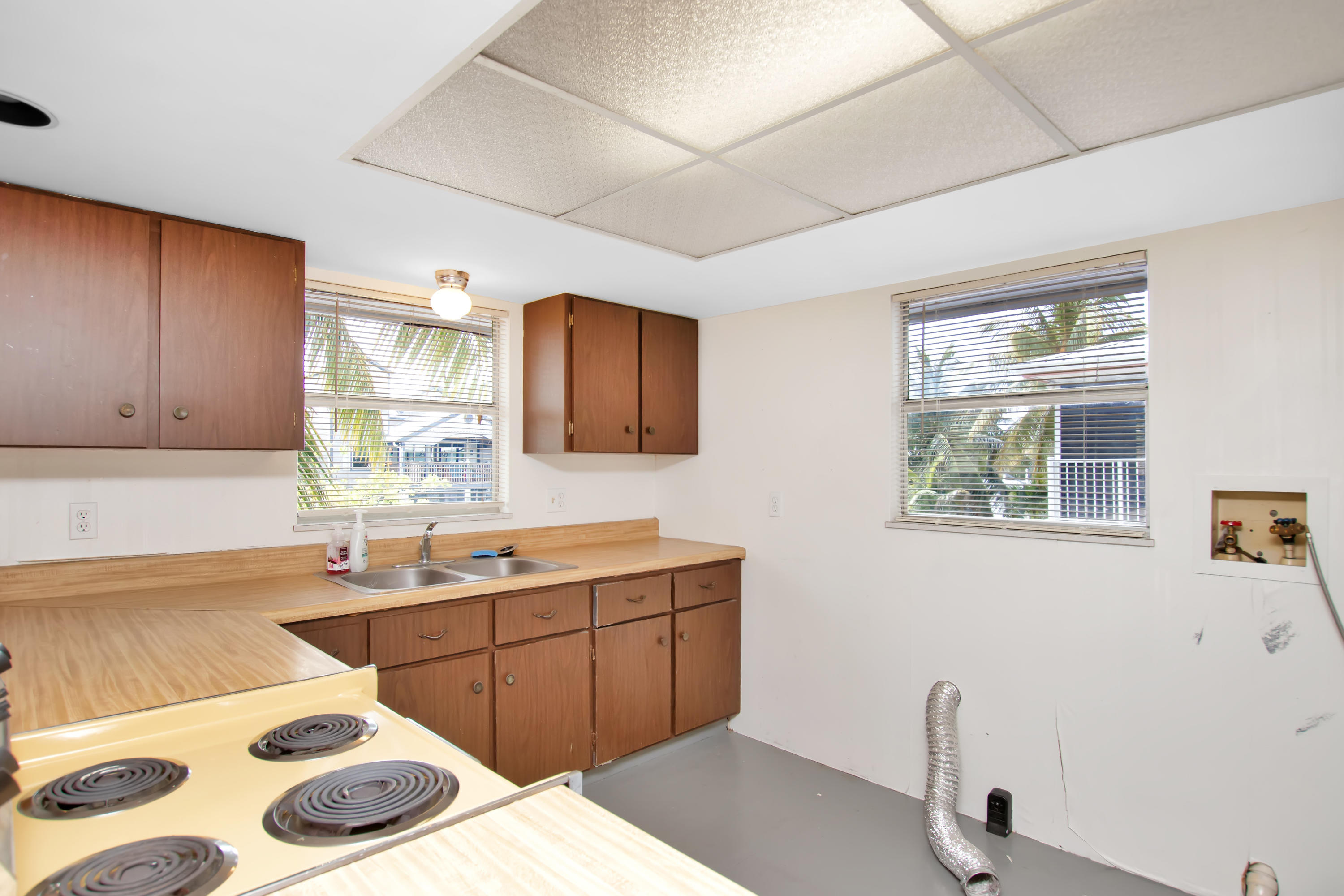661 Pirates Road Summerland Key, FL 33042 - Photo 20 of 45 Kitchen 4