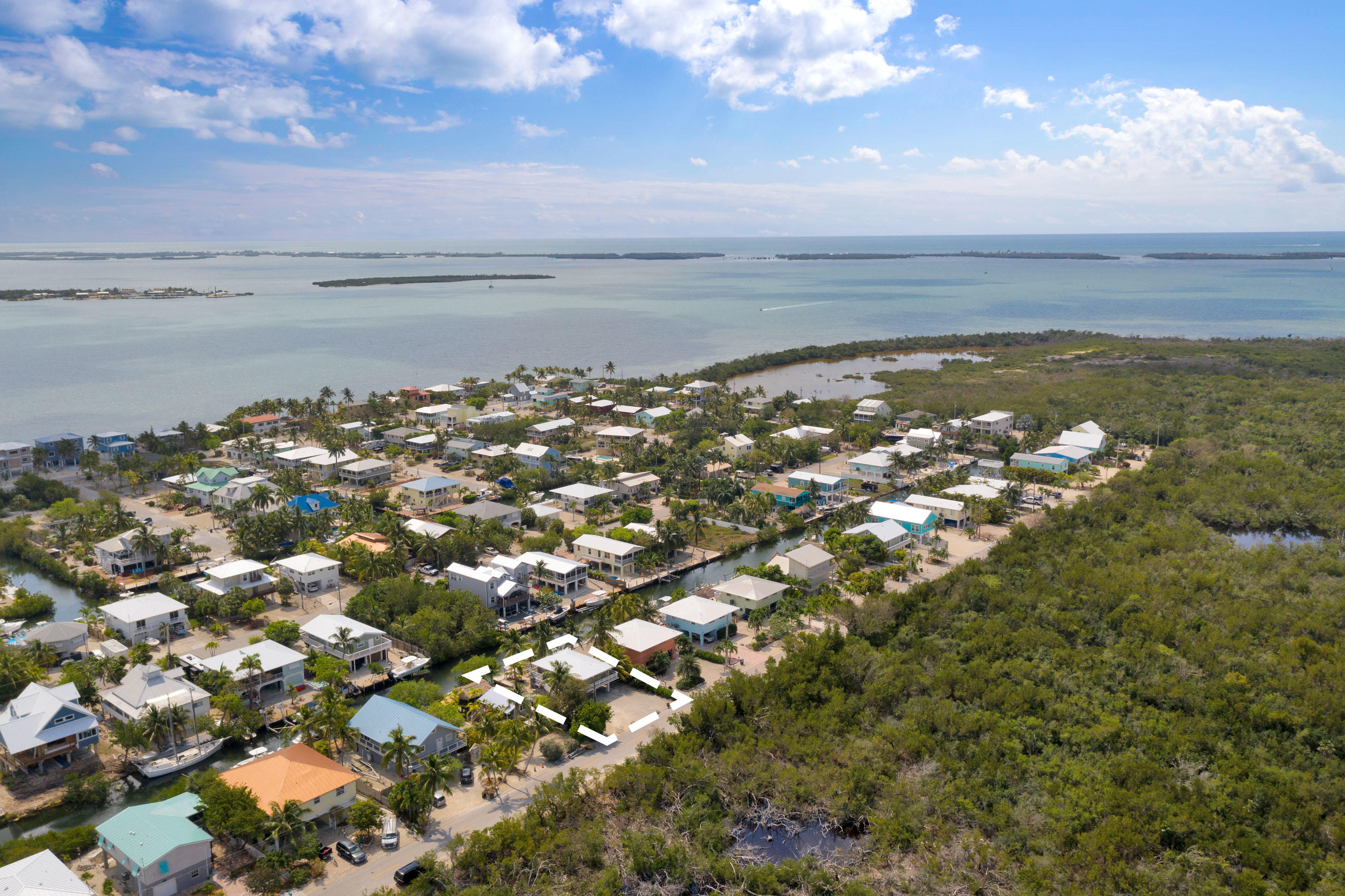 661 Pirates Road Summerland Key, FL 33042 - Photo 3 of 45 Aerial neighborhood aprox. lot line
