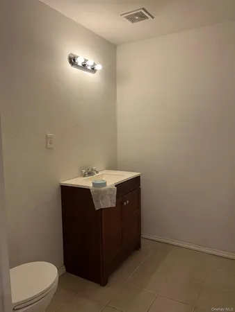 $4,500 | 45 Autumn Drive, Plainview, NY 11803