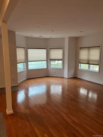 $4,500 | 45 Autumn Drive, Plainview, NY 11803