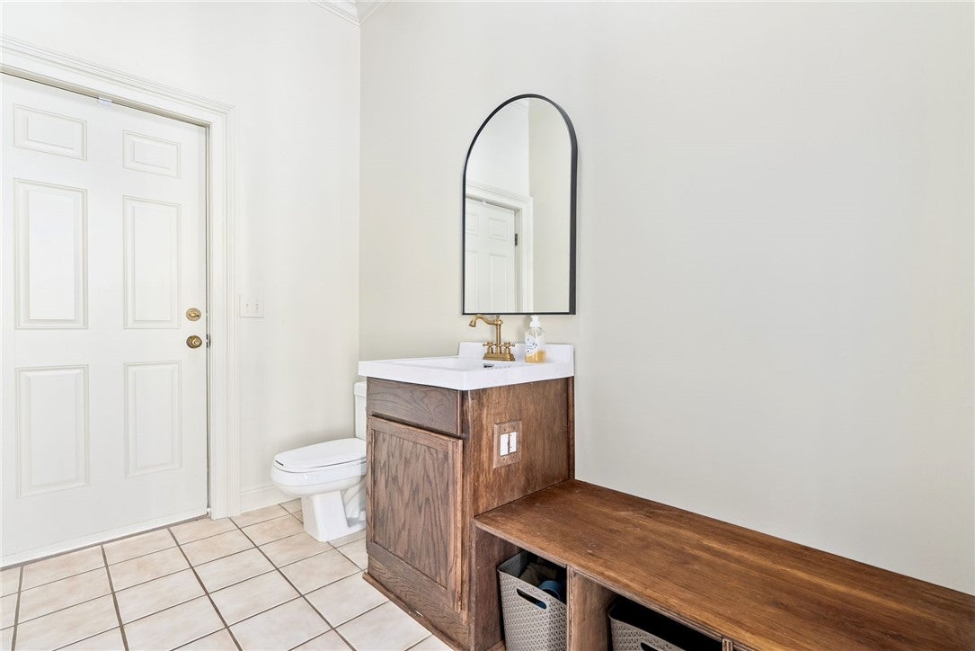 1103 Andrews Road Opelika, AL 36801 - Photo 29 of 49 Downstairs bathroom off kitchen