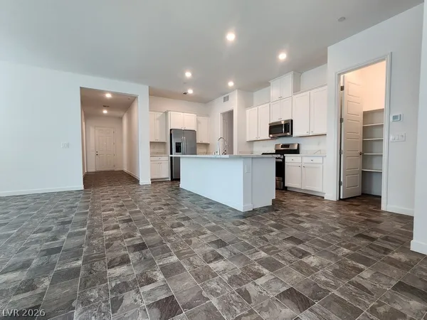 $2,565 | 684 Sunray Park Street, Henderson, NV 89011