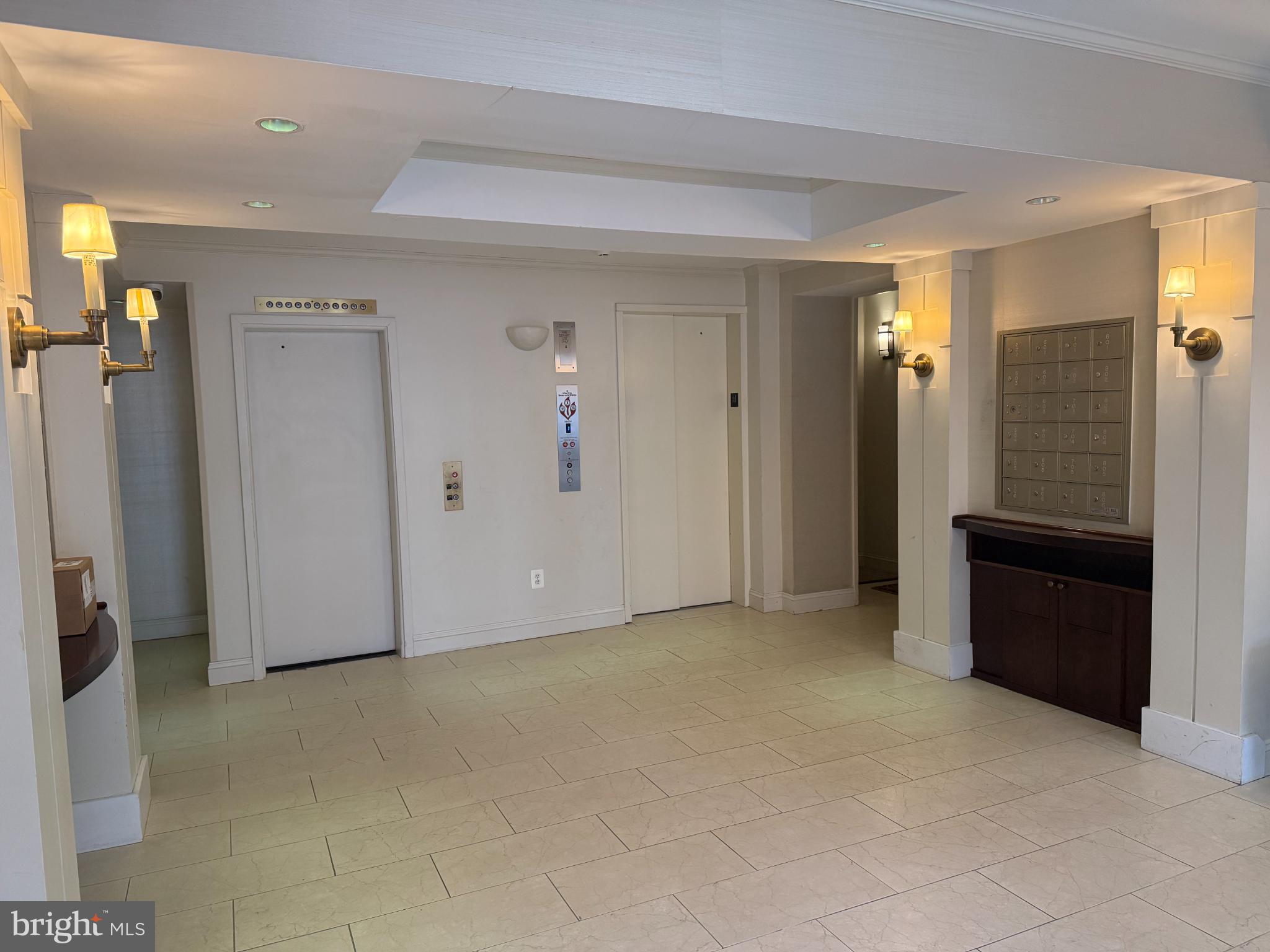 1920 S Street Northwest, Unit 404 Washington, DC 20009 - Photo 22 of 25 a view of an empty room with a window