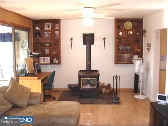 110 Brower Road Phoenixville, PA 19460 - Photo 7 of 12 Living Room