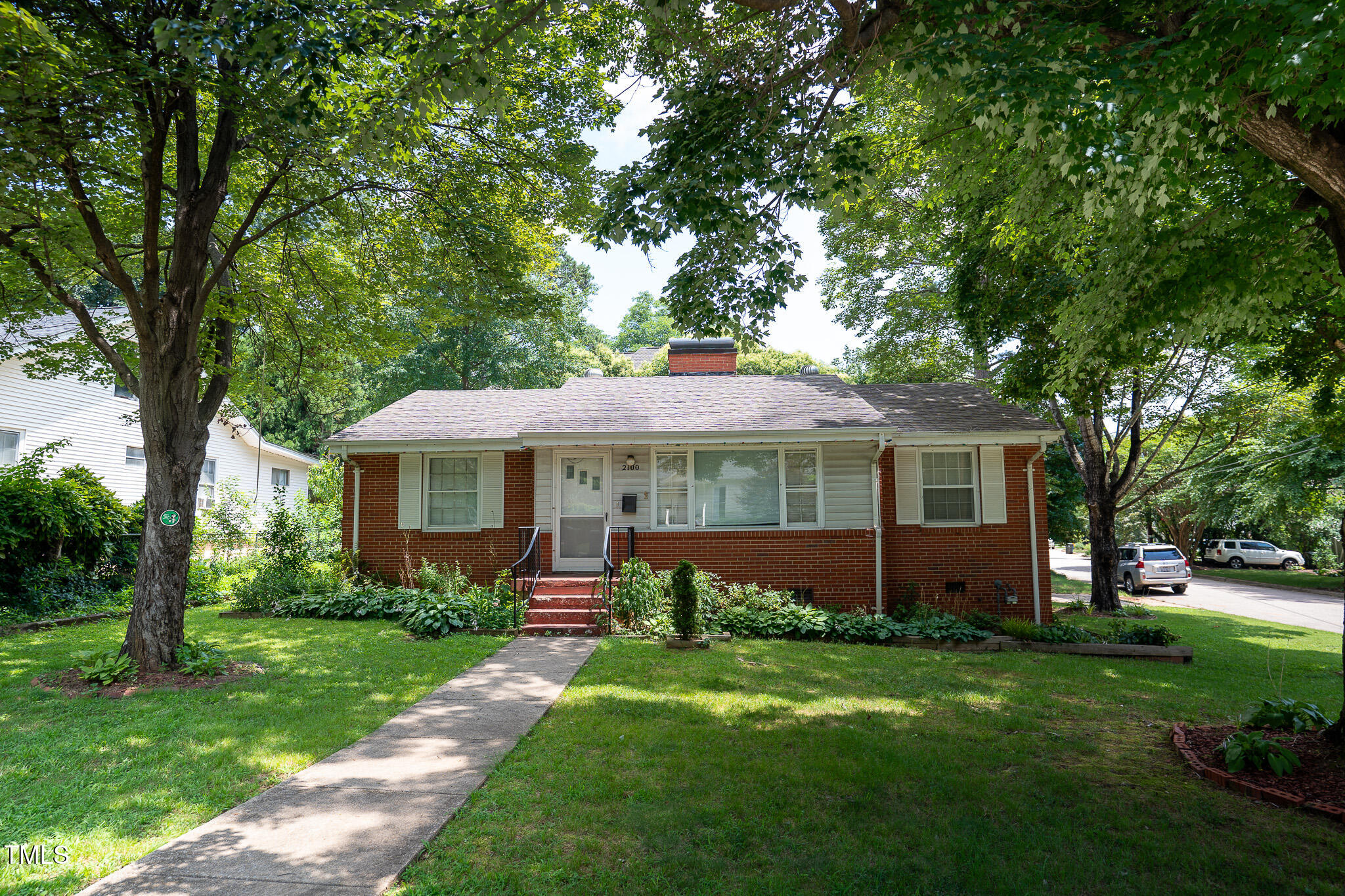 2100 Breeze Rd-01