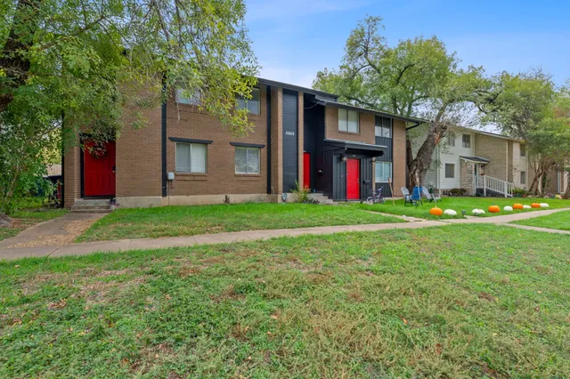 $1,499 | 8809 Dawnridge Circle, Unit 102, Austin, TX 78757