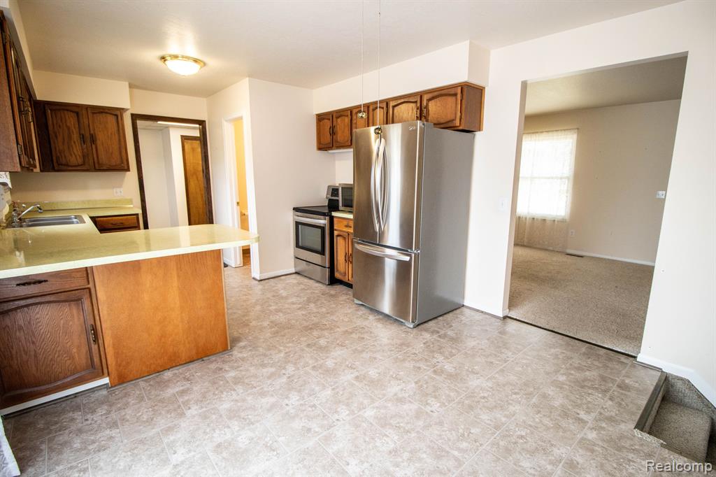 12360 Lake Road Montrose, MI 48457 - Photo 9 of 41