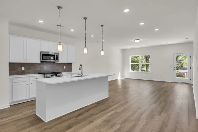 $459,990 | 564 Nightengale Ridge Drive, Columbia, TN 38401