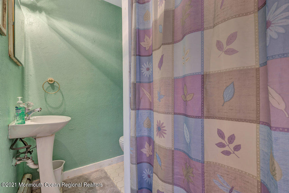 302 Valley Road Neptune Township, NJ 07753 - Photo 22 of 49 022_dsc02582_3_4_5_6