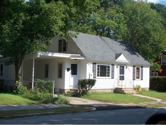 889 Beech Street Manchester, NH 03104 - Photo 1 of 1 Gallery Image 1
