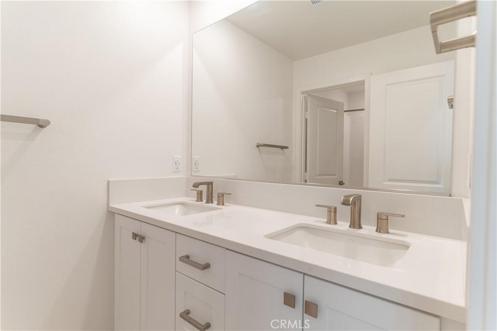 301 Baluster Irvine, CA 92618 - Photo 15 of 32